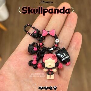 POP MART Skullpanda Keychain